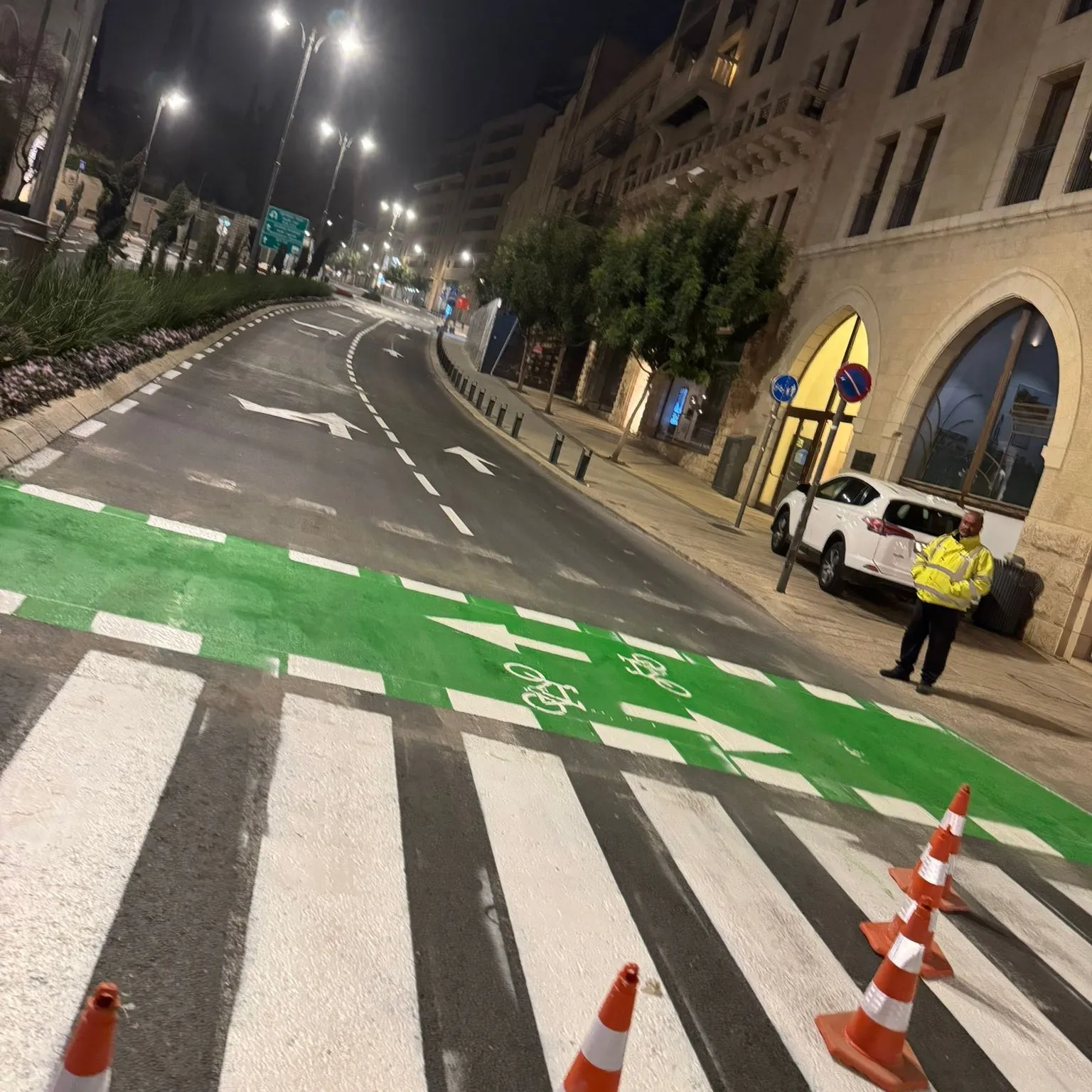 תמרור וסימון כבישים