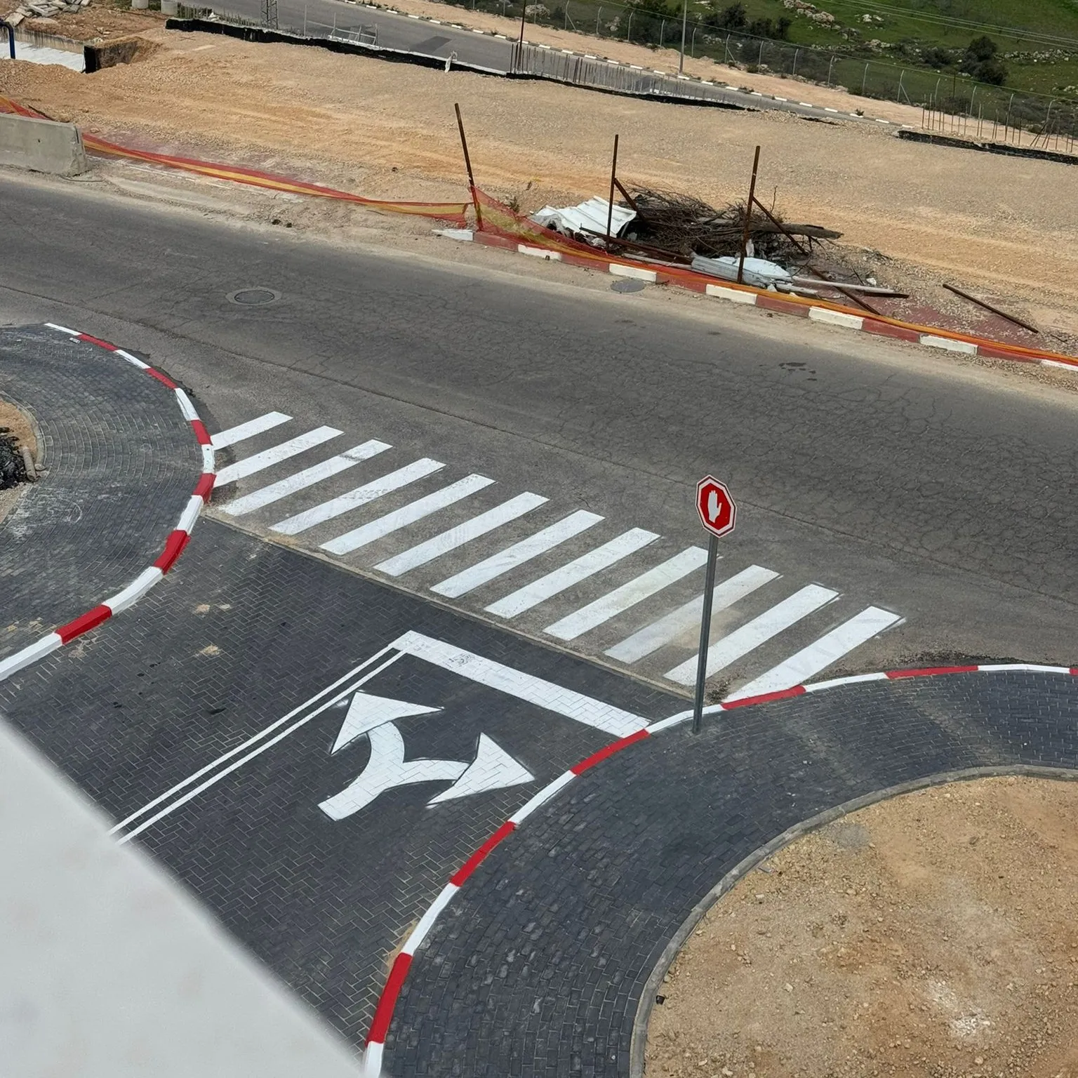 תמרור וסימון כבישים